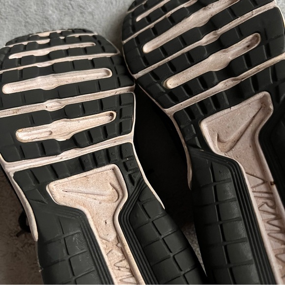 Nike Air Max Sequent 2 Athletic Sneaker Anthracite Black Metallic Red Bronze 6.5 - Picture 9 of 17